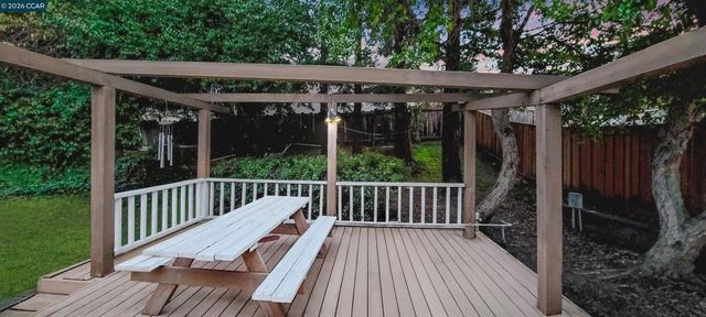 1 1 Castlewood, Pittsburg, CA 94565