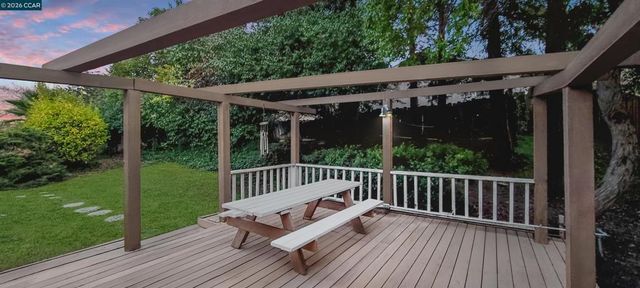 1 1 Castlewood, Pittsburg, CA 94565