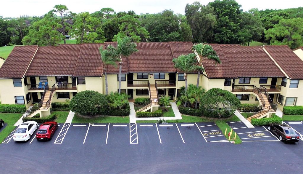 4691 LUCERNE LAKES Boulevard E 206, Lake Worth, FL 33467