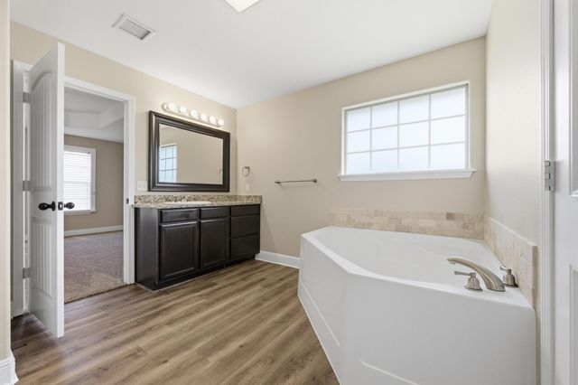 1513 Arthurs Court, Webb City, MO 64870