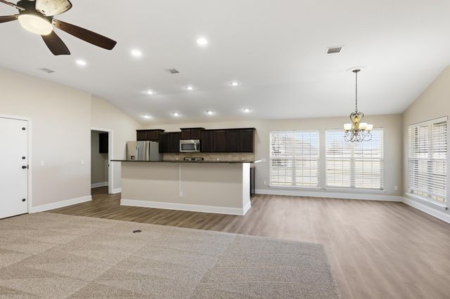 1513 Arthurs Court, Webb City, MO 64870