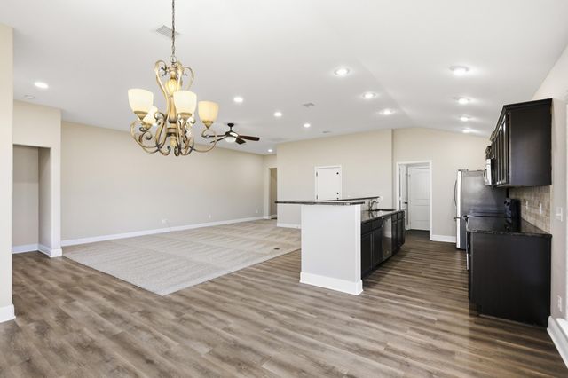 1513 Arthurs Court, Webb City, MO 64870