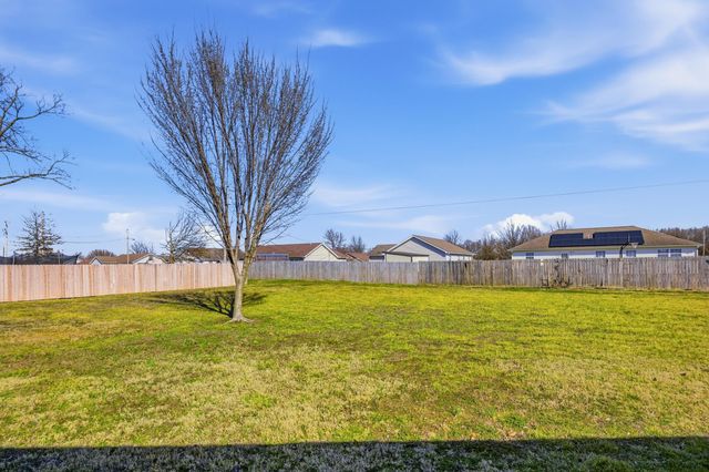 1513 Arthurs Court, Webb City, MO 64870