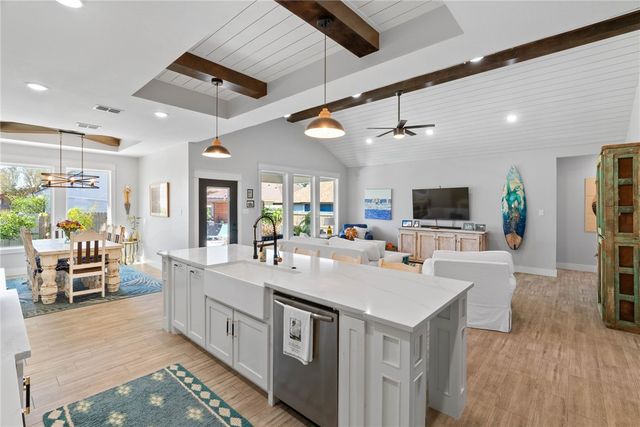 13849 Hawksnest Bay Dr, Corpus Christi, TX 78418