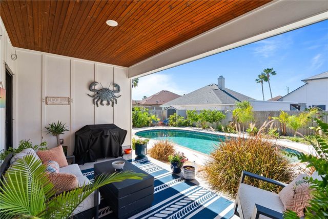 13849 Hawksnest Bay Dr, Corpus Christi, TX 78418