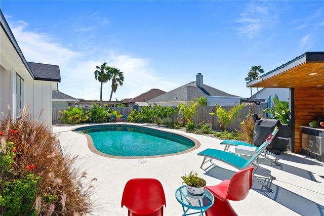 13849 Hawksnest Bay Dr, Corpus Christi, TX 78418