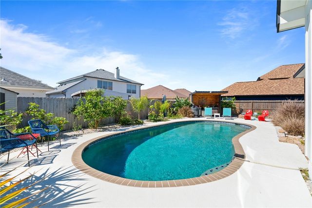 13849 Hawksnest Bay Dr, Corpus Christi, TX 78418