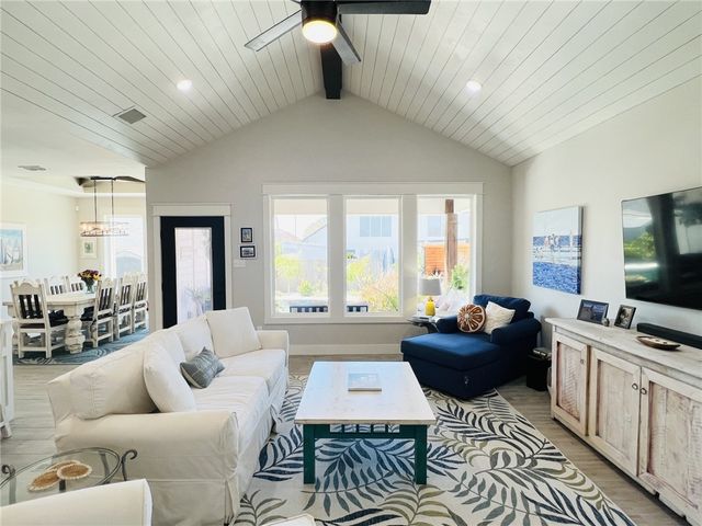 13849 Hawksnest Bay Dr, Corpus Christi, TX 78418