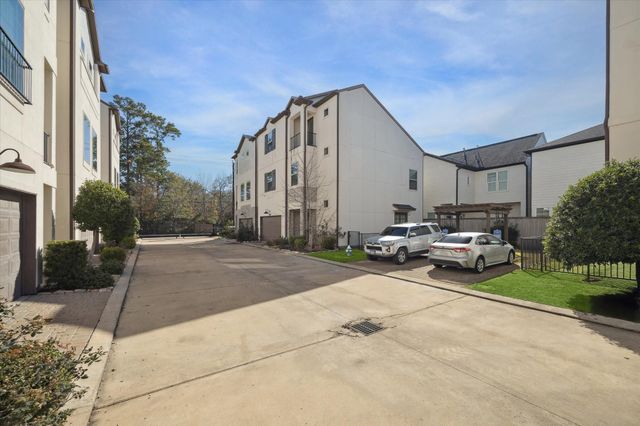 10926 Brookeshire Chase Lane, Houston, TX 77043