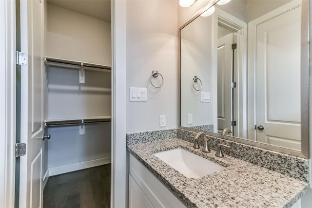 10926 Brookeshire Chase Lane, Houston, TX 77043