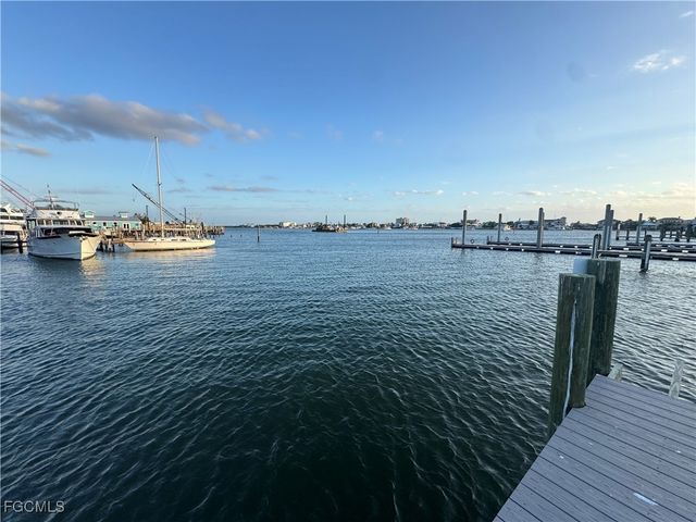 19281 #30 San Carlos BLVD, Fort Myers Beach, FL 33931