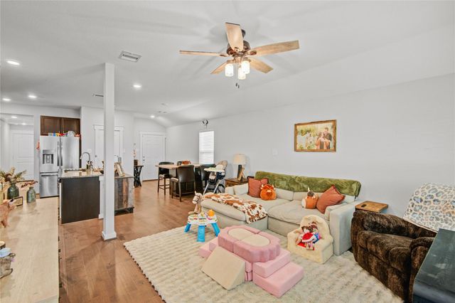 219 Lisa Marie Drive, Angleton, TX 77515