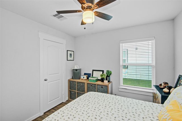 219 Lisa Marie Drive, Angleton, TX 77515