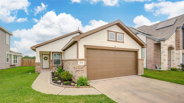 219 Lisa Marie Drive, Angleton, TX 77515