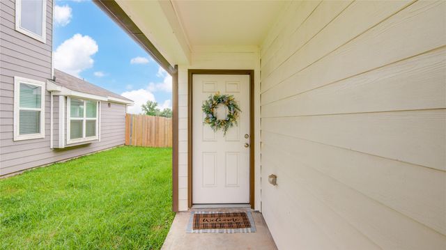 219 Lisa Marie Drive, Angleton, TX 77515