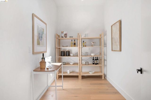 1675 Trestle Glen Rd, Oakland, CA 94610