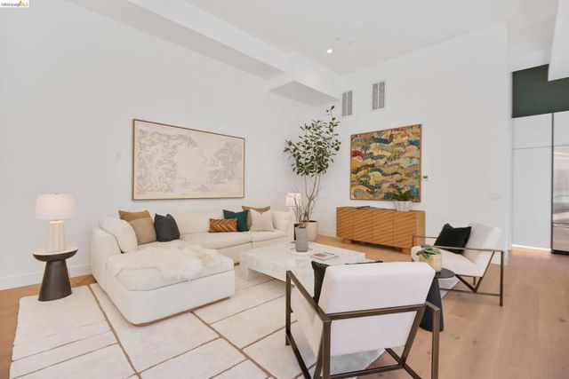 1675 Trestle Glen Rd, Oakland, CA 94610