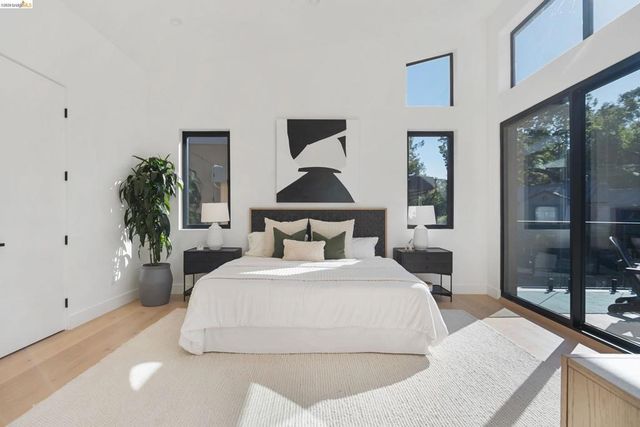 1675 Trestle Glen Rd, Oakland, CA 94610