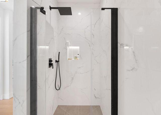 1675 Trestle Glen Rd, Oakland, CA 94610