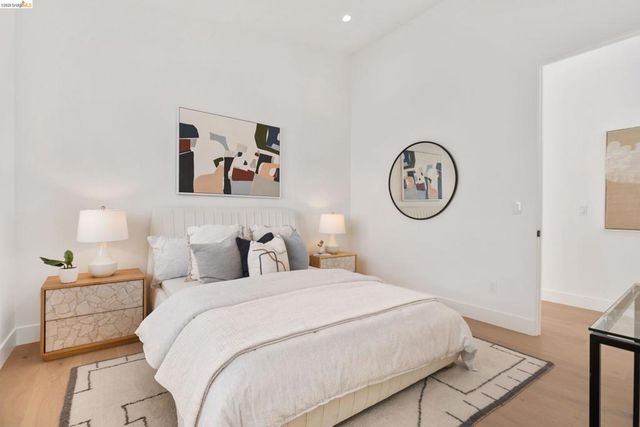 1675 Trestle Glen Rd, Oakland, CA 94610