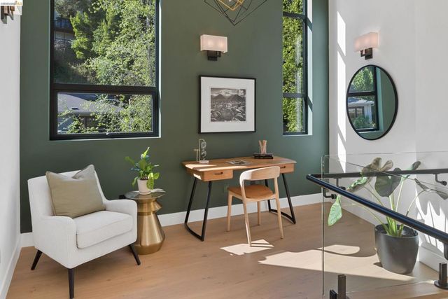 1675 Trestle Glen Rd, Oakland, CA 94610