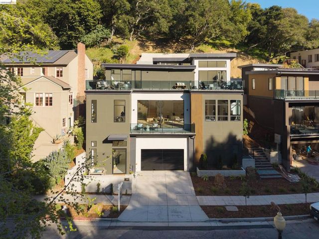 1675 Trestle Glen Rd, Oakland, CA 94610