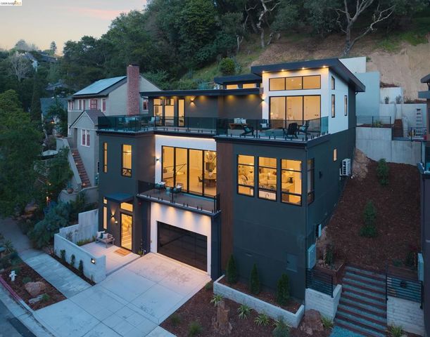 1675 Trestle Glen Rd, Oakland, CA 94610