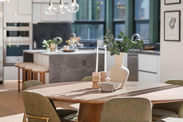 1675 Trestle Glen Rd, Oakland, CA 94610