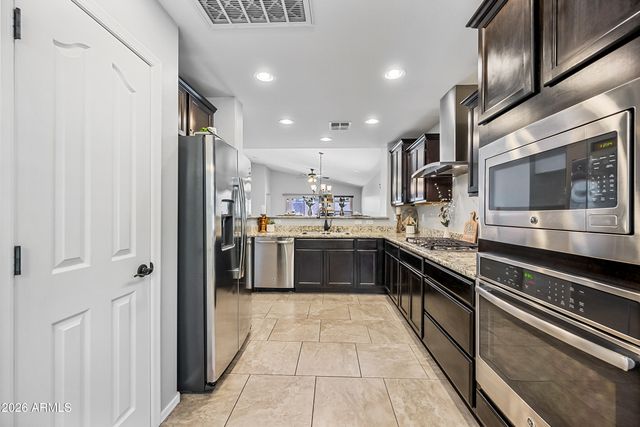 5032 S Curie Way, Mesa, AZ 85212