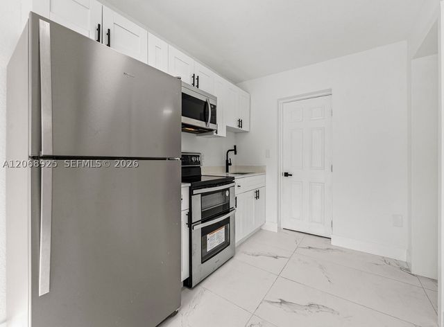921 NW 22nd Ct 2, Miami, FL 33125