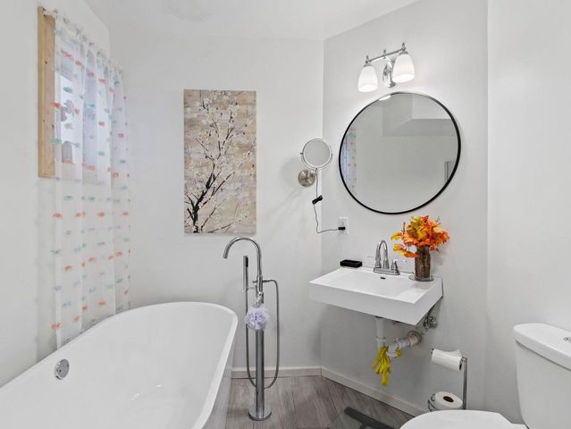 5549 N 33rd STREET, Milwaukee, WI 53209