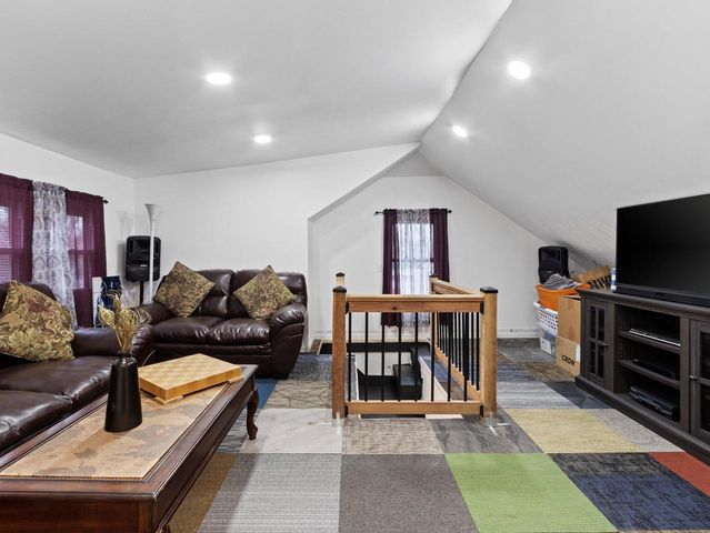 5549 N 33rd STREET, Milwaukee, WI 53209