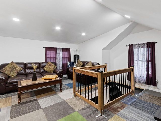 5549 N 33rd STREET, Milwaukee, WI 53209