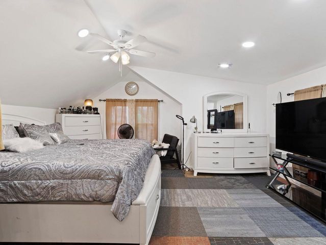 5549 N 33rd STREET, Milwaukee, WI 53209