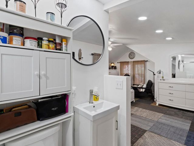 5549 N 33rd STREET, Milwaukee, WI 53209