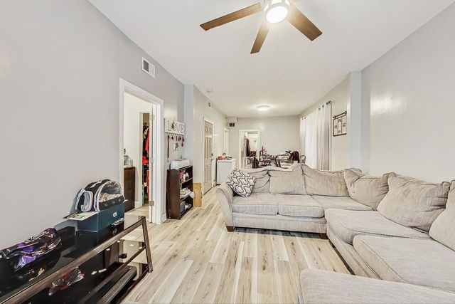 1121 N LAWNDALE Avenue, Chicago, IL 60651