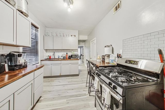 1121 N LAWNDALE Avenue, Chicago, IL 60651