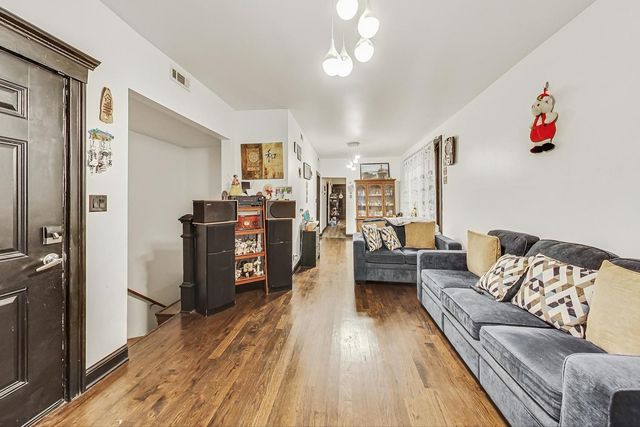 1121 N LAWNDALE Avenue, Chicago, IL 60651