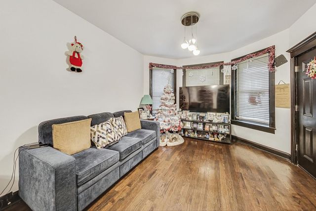 1121 N LAWNDALE Avenue, Chicago, IL 60651