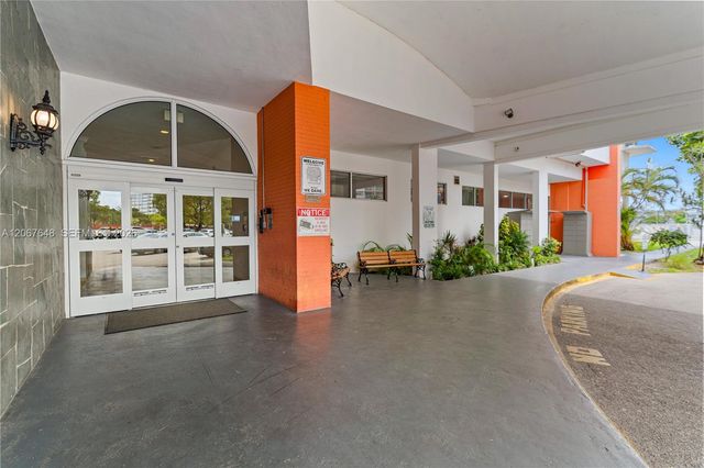 1301 NE Miami Gardens Drive 1515W, Miami, FL 33179