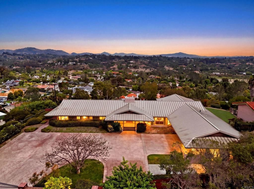 Image 1 of property listing at 293 Via Del Cerrito, Encinitas, CA 92024