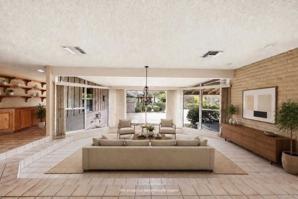 Image 3 of property listing at 293 Via Del Cerrito, Encinitas, CA 92024