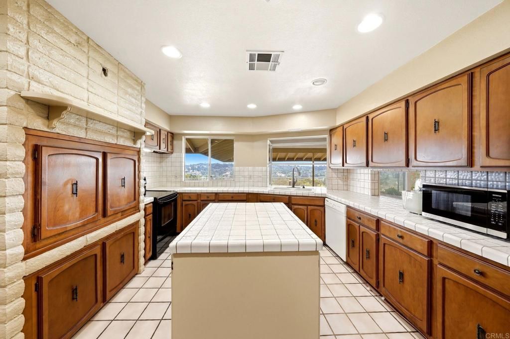 Image 31 of property listing at 293 Via Del Cerrito, Encinitas, CA 92024