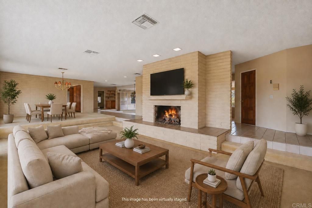 Image 4 of property listing at 293 Via Del Cerrito, Encinitas, CA 92024