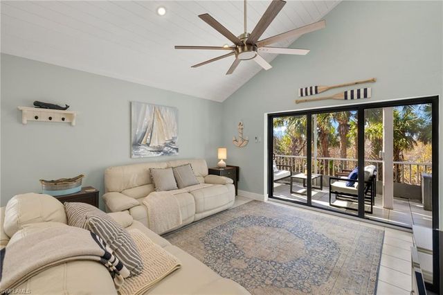974 Greenwood CT S, Sanibel, FL 33957