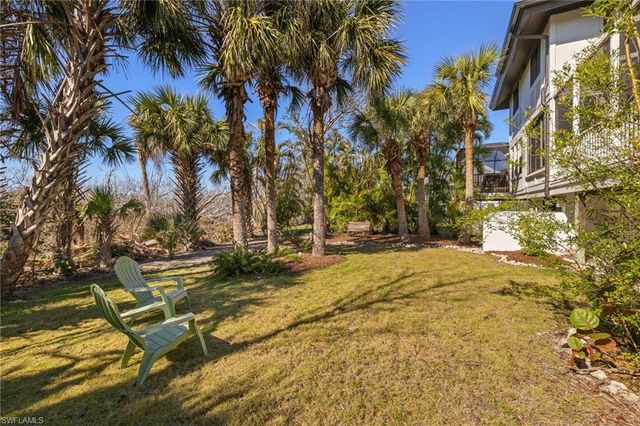 974 Greenwood CT S, Sanibel, FL 33957