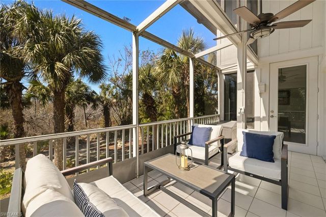 974 Greenwood CT S, Sanibel, FL 33957