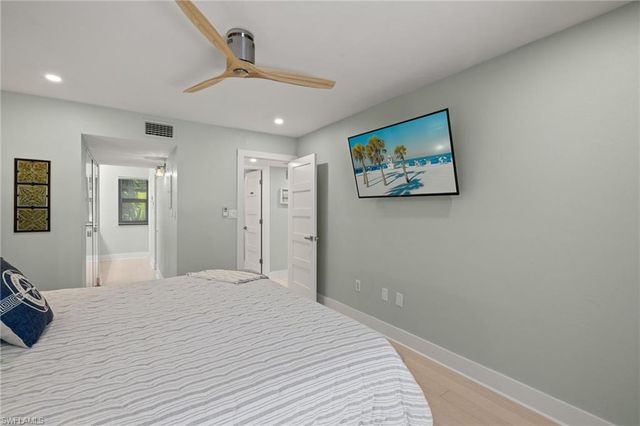 974 Greenwood CT S, Sanibel, FL 33957