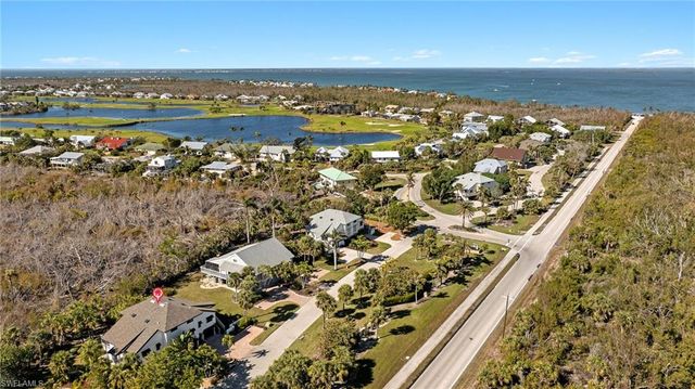 974 Greenwood CT S, Sanibel, FL 33957