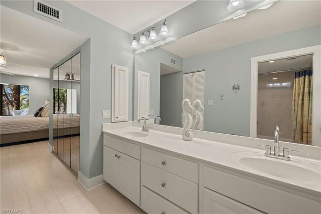 974 Greenwood CT S, Sanibel, FL 33957